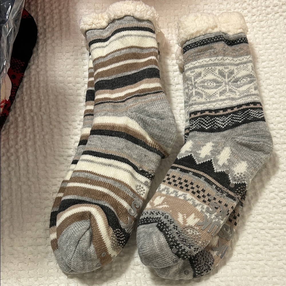 Muk Luks Striped Knit Slipper Socks x 2 pairs - Picture 6 of 6
